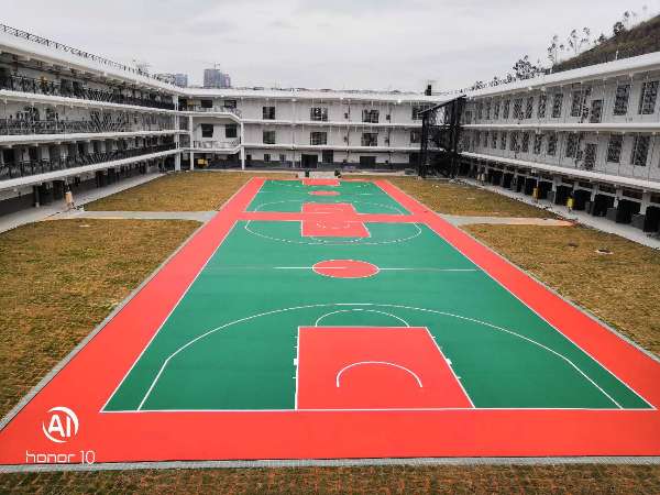 深圳龍崗區(qū)三隊(duì)三所監(jiān)獄硅硅PU籃球場